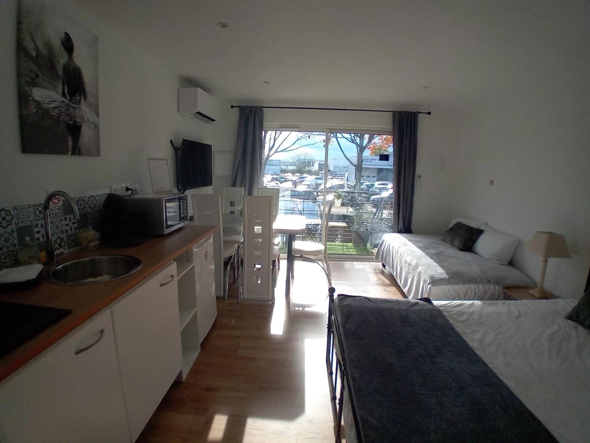 Appart'Hotel Le Clos Lassagne A Brignais - Lyon Sud Extérieur photo